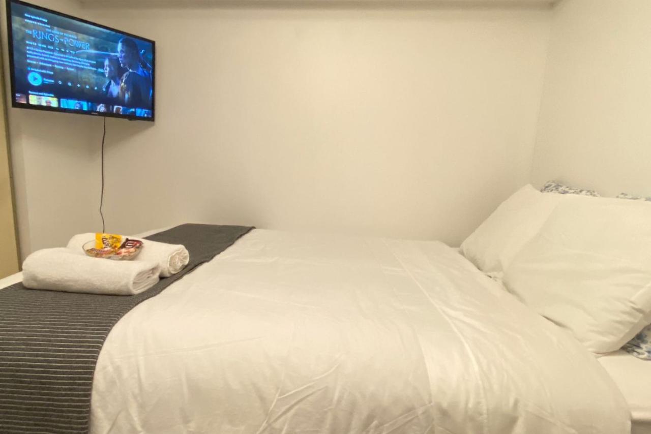 Toronto Bed & Breakfast - Free Parking Eksteriør billede