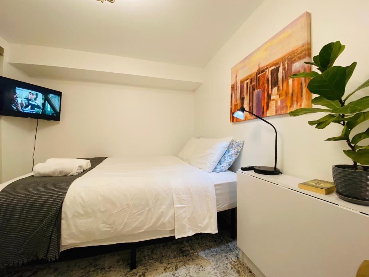 Toronto Bed & Breakfast - Free Parking Eksteriør billede