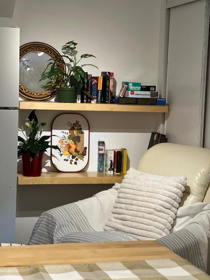 Toronto Bed & Breakfast - Free Parking Eksteriør billede