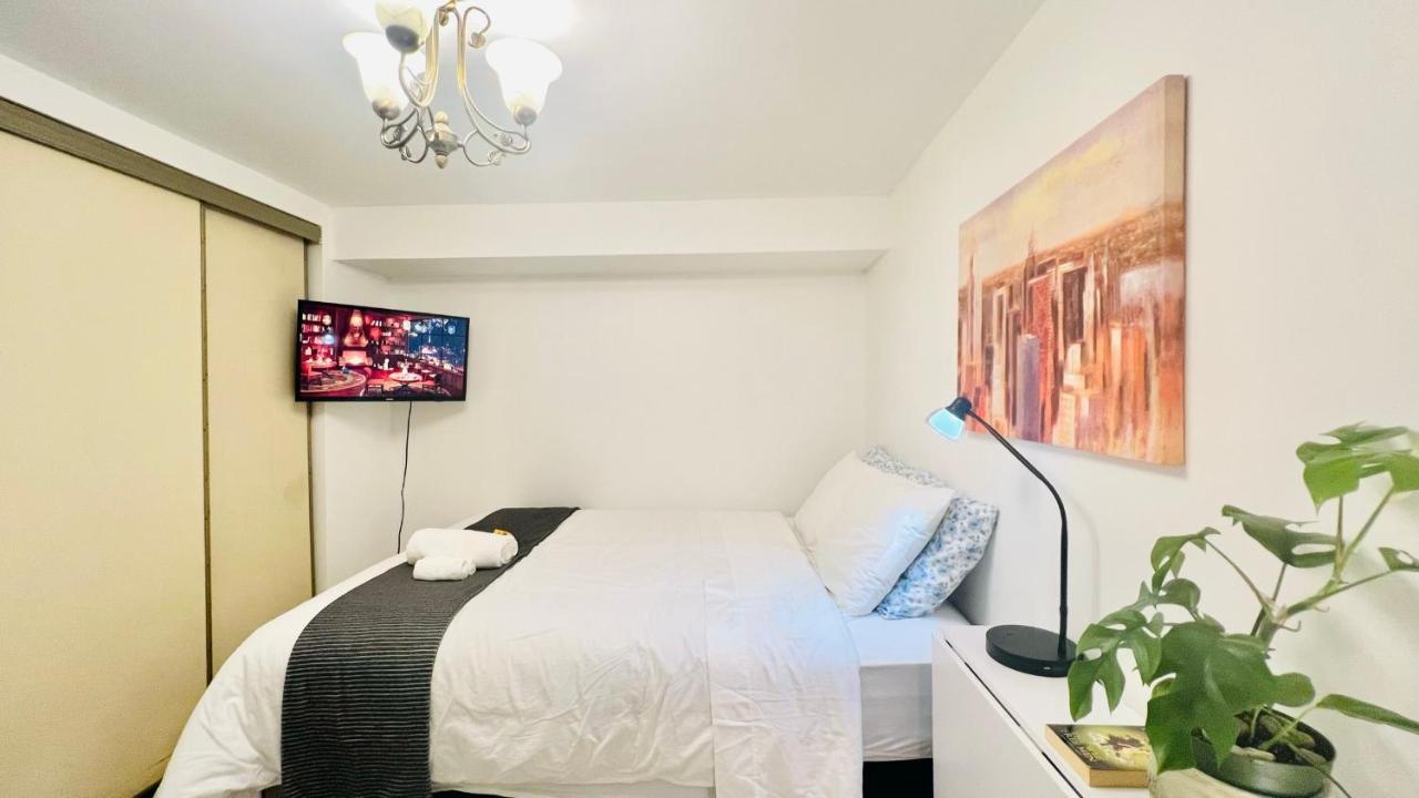 Toronto Bed & Breakfast - Free Parking Eksteriør billede