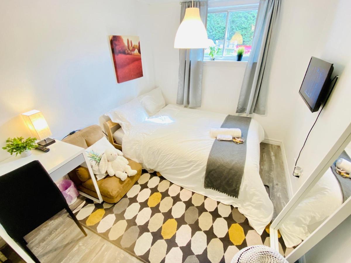 Toronto Bed & Breakfast - Free Parking Eksteriør billede