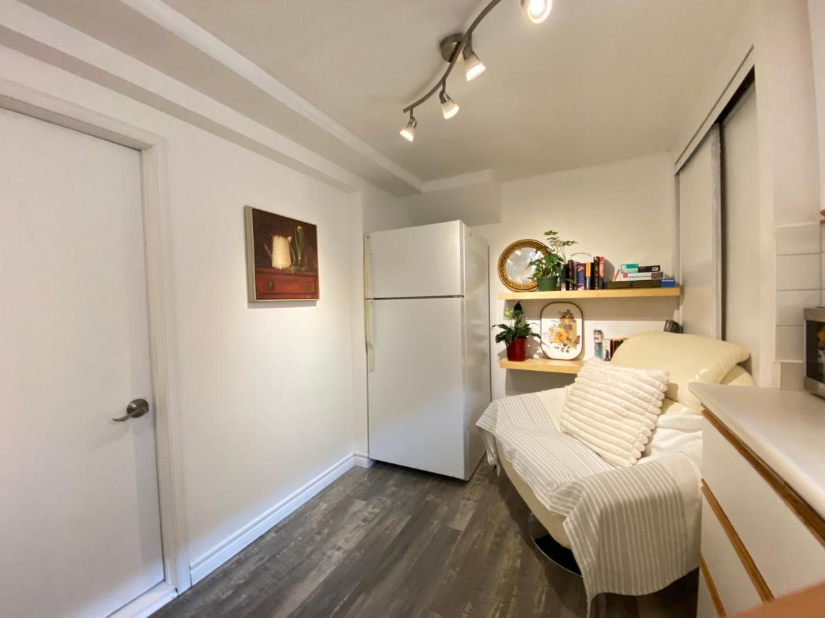 Toronto Bed & Breakfast - Free Parking Eksteriør billede