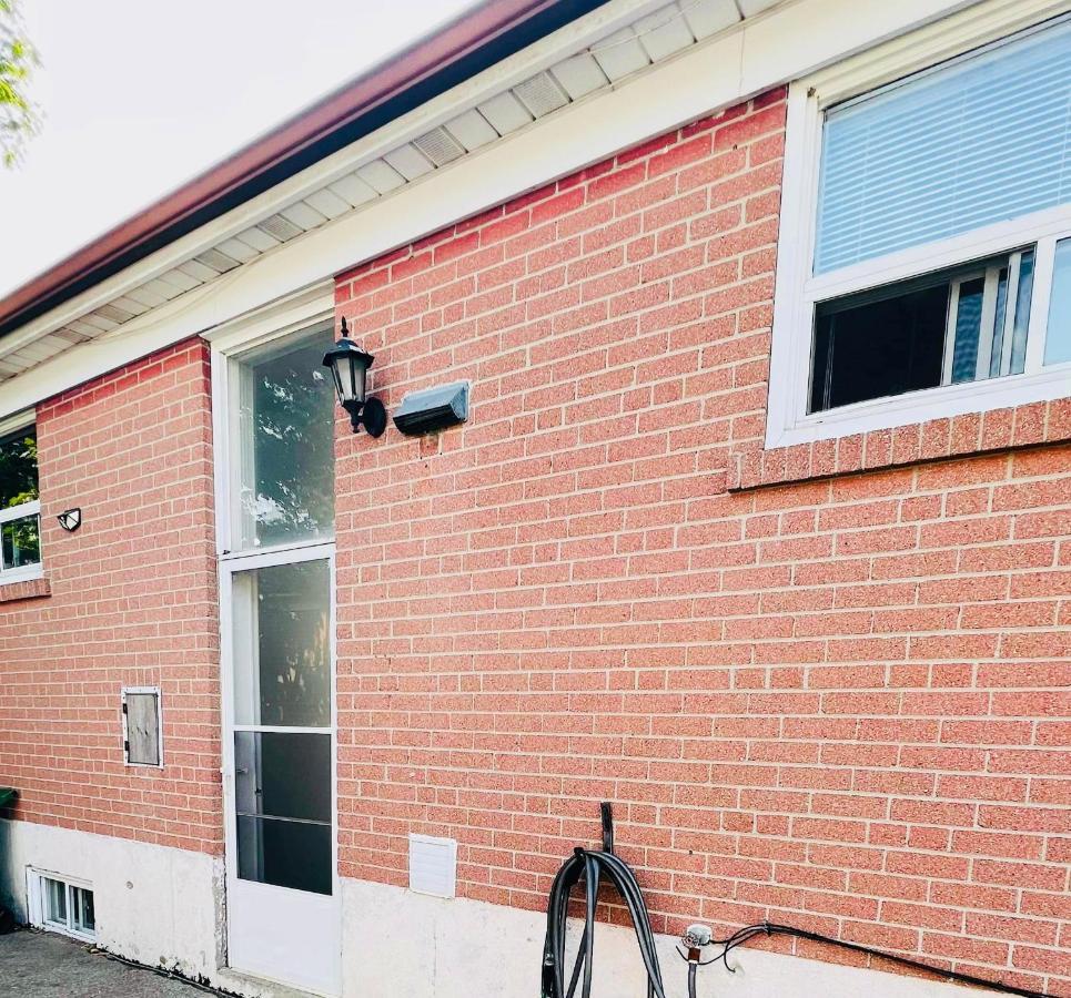 Toronto Bed & Breakfast - Free Parking Eksteriør billede