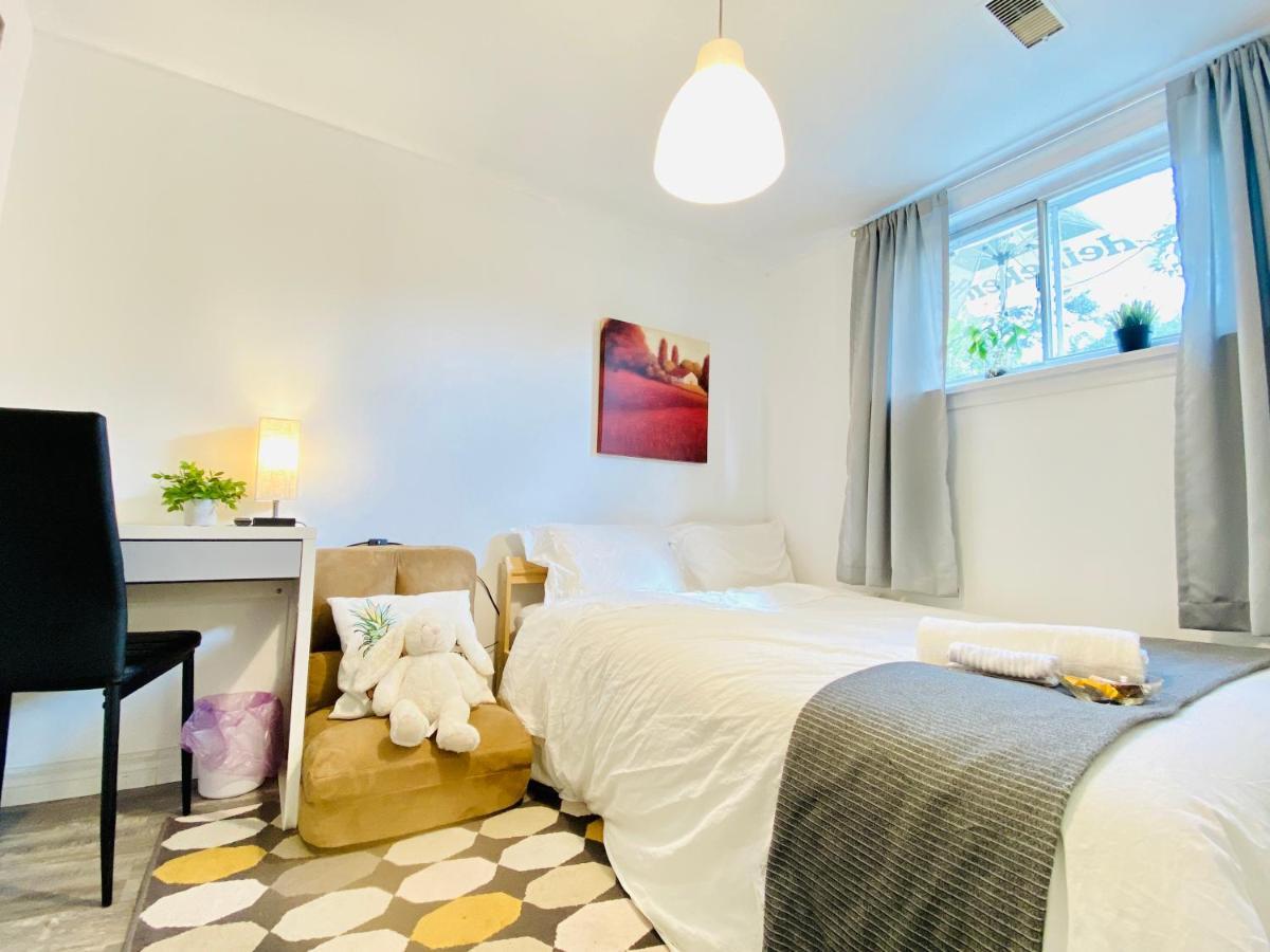 Toronto Bed & Breakfast - Free Parking Eksteriør billede