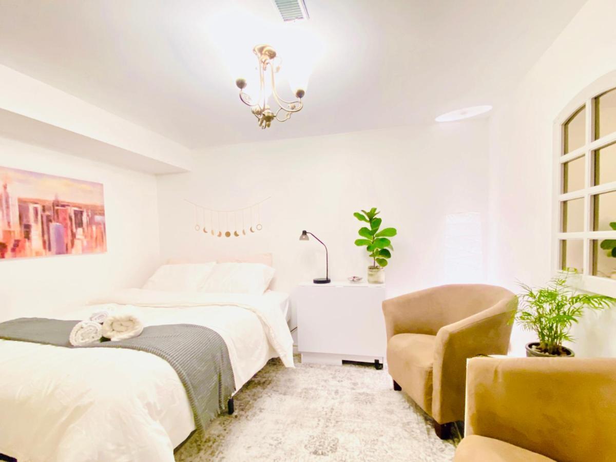 Toronto Bed & Breakfast - Free Parking Eksteriør billede