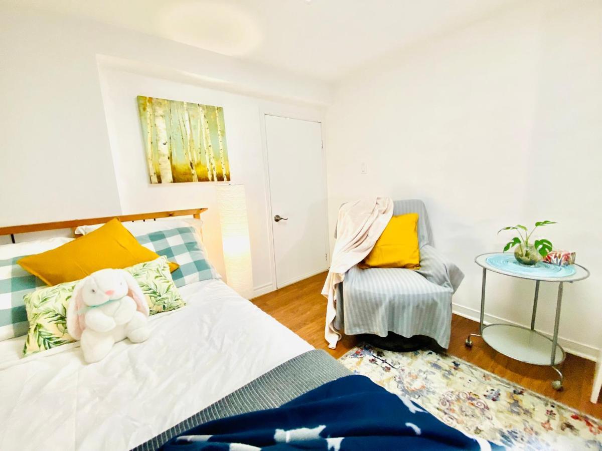 Toronto Bed & Breakfast - Free Parking Eksteriør billede