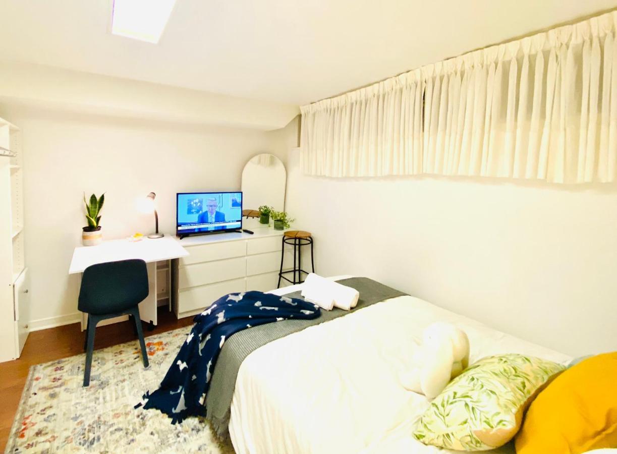 Toronto Bed & Breakfast - Free Parking Eksteriør billede