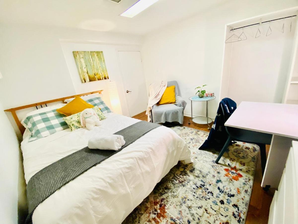 Toronto Bed & Breakfast - Free Parking Eksteriør billede
