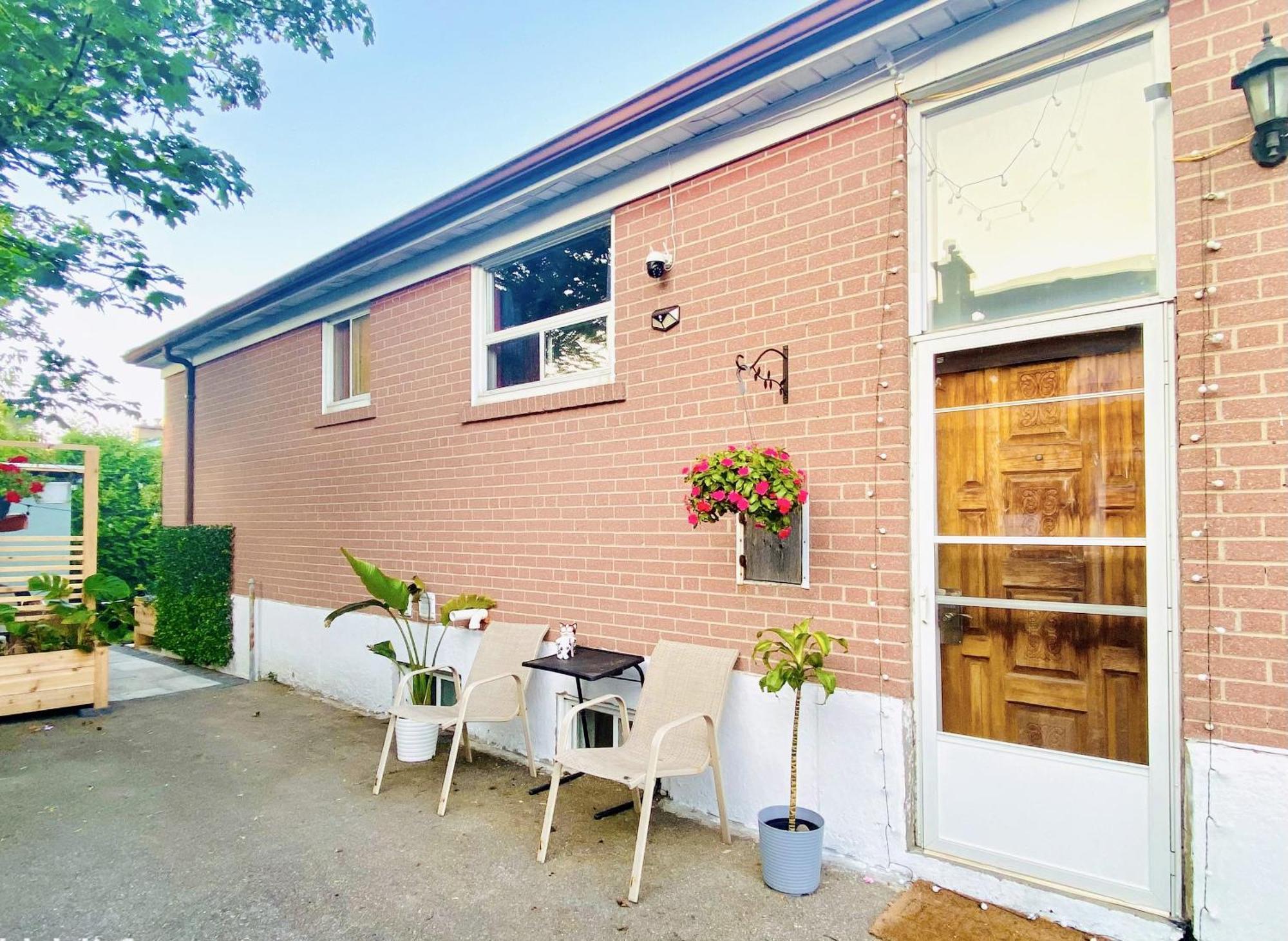 Toronto Bed & Breakfast - Free Parking Eksteriør billede